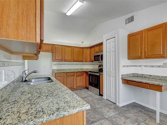 3rd image of 849 Jarnac Dr #849
