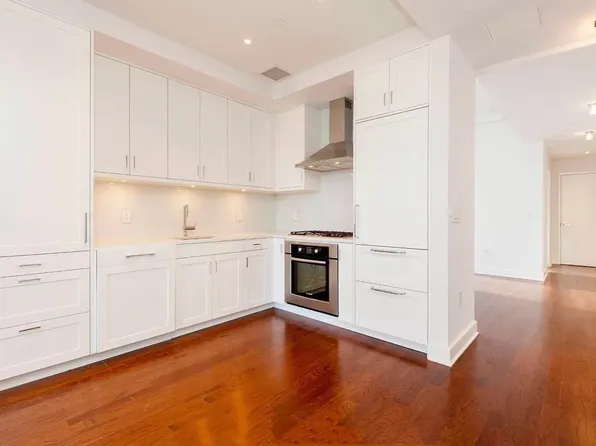 1182 Broadway image 1 of 6