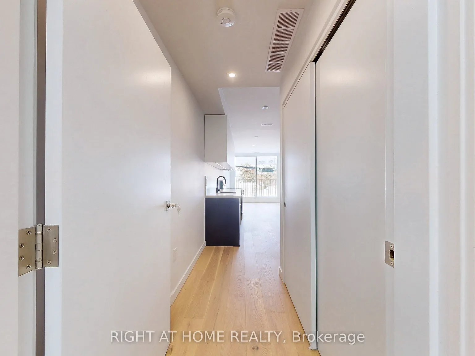 2 bed, $3,000 — Photo 2