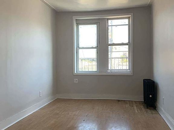 2nd image of 2850 W 36th St APT 3F
