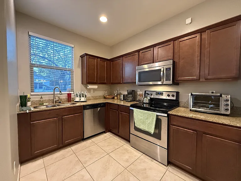 17717 W Mandalay Ln — Photo 10
