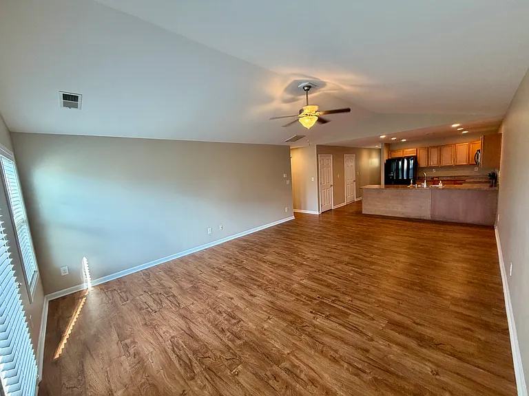 205 Shell Ct — Photo 6
