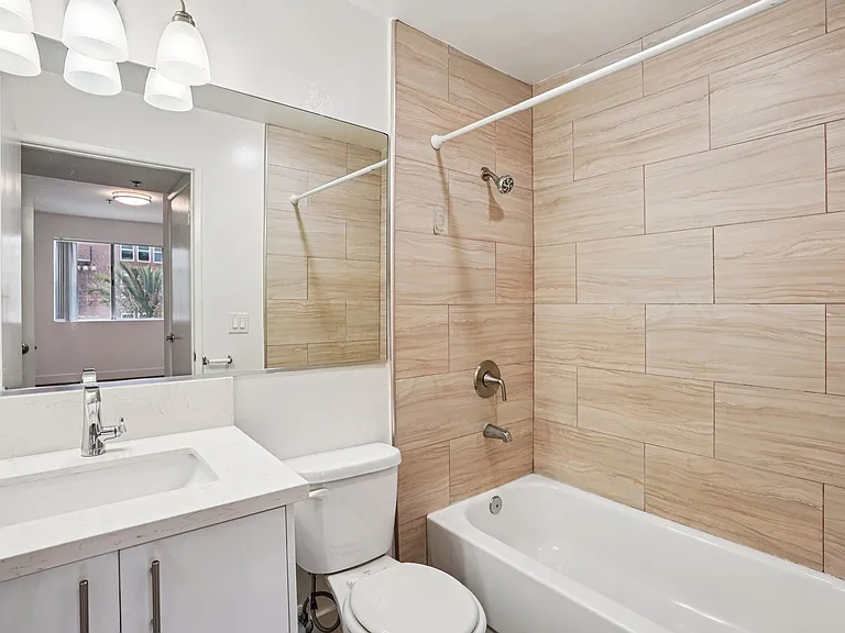 165 N Hoover St — Photo 31