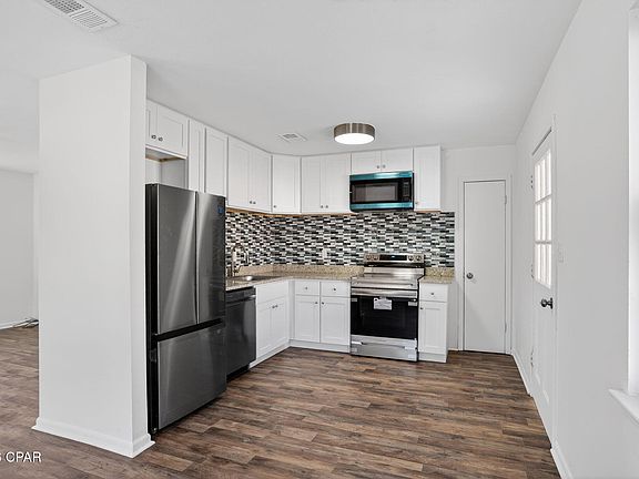 4th image of 1101 W Jordan St