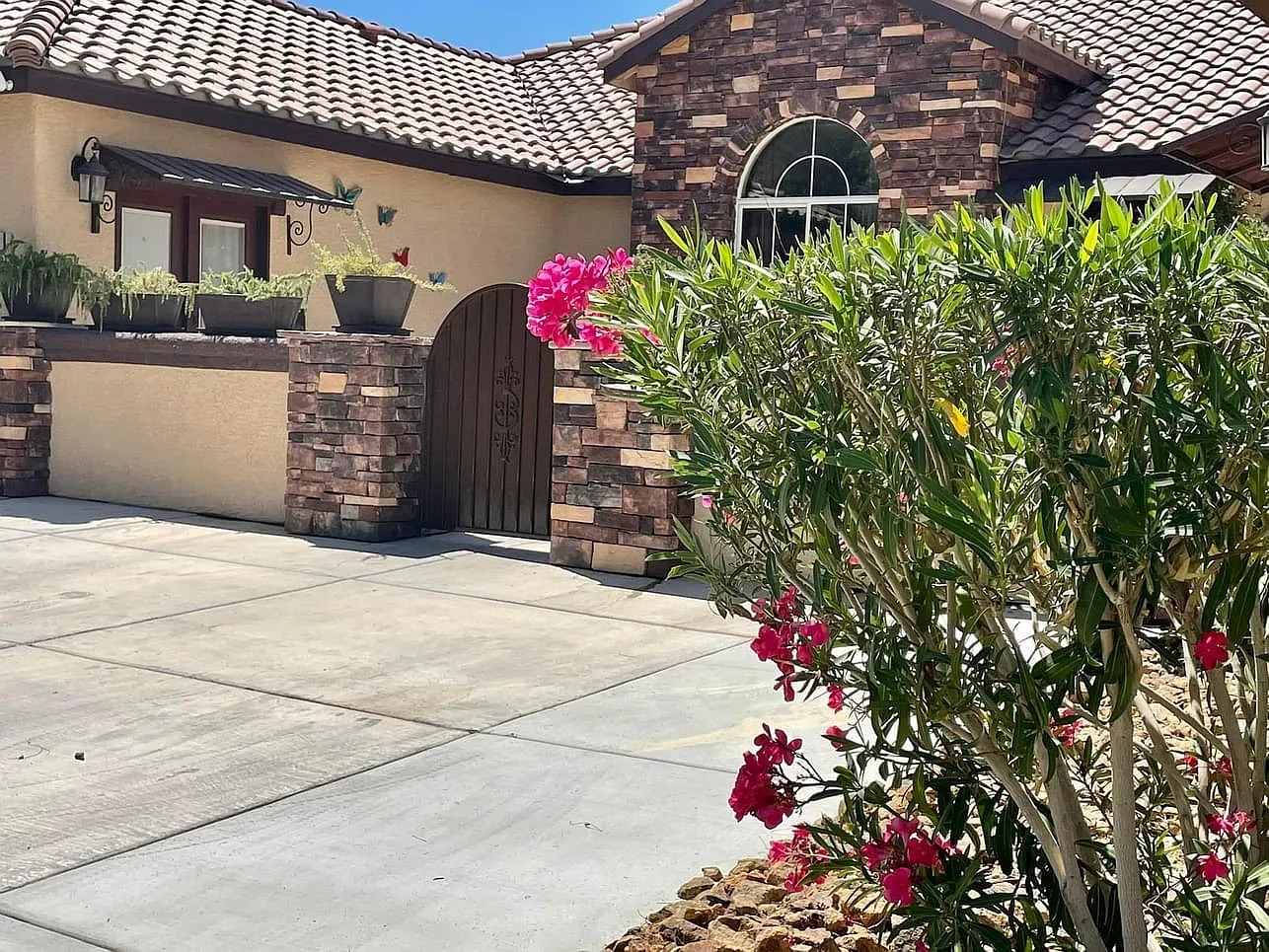 7241 Lake Farm Ave — Photo 1