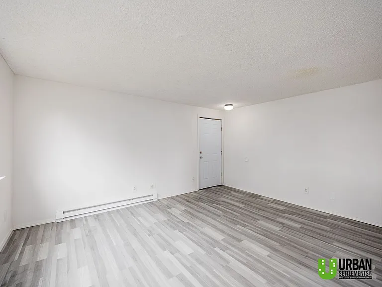 1717 E Mission Ave — Photo 3
