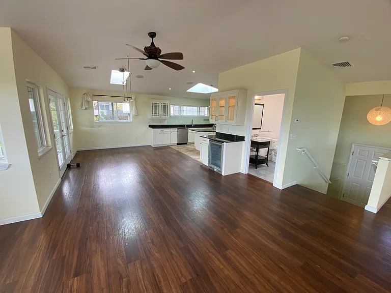 1886 Saint Louis Dr — Photo 10