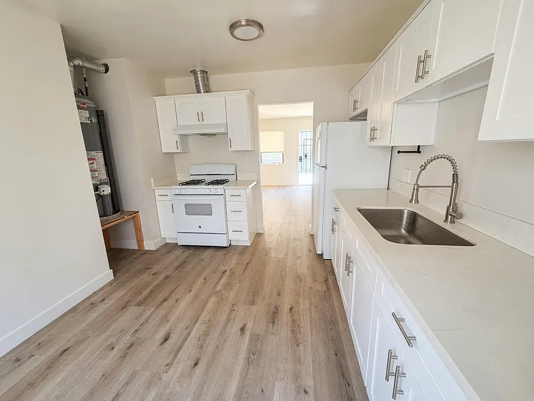 7722 Walker Ave #MAIN — Photo 4
