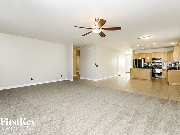 4th image of 1712 W Loemann Dr