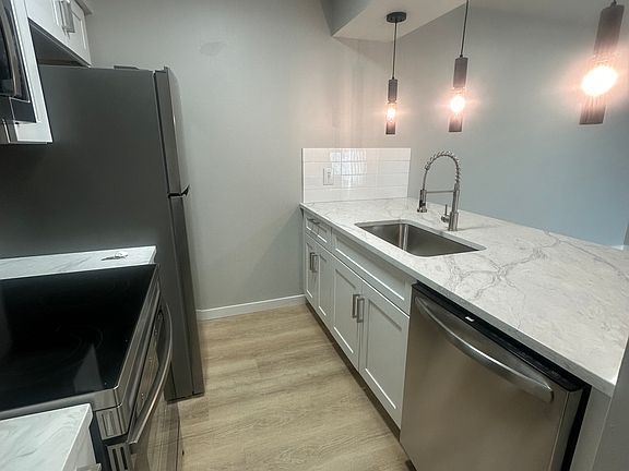 5th image of 15110 Southpointe Dr APT 204