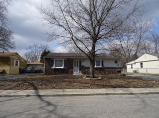 36 Pine St, Carpentersville, IL