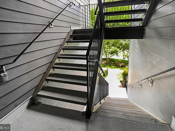 3rd image of 20408 Shore Harbour Dr #5-M