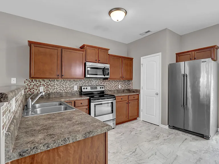 502 Oyster Rock Ln — Photo 10