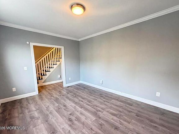 3rd image of 18 Grove Ter