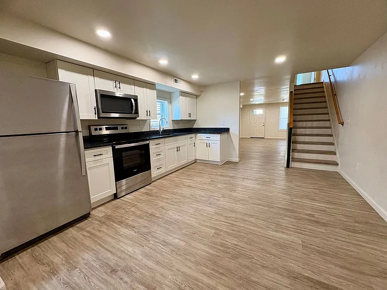518 E Cumberland St — Photo 11