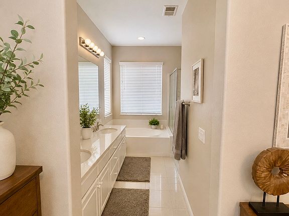 3rd image of 11854 Cypress Canyon Rd Unit 1