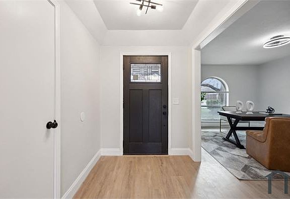 2nd image of 3413 Parkhaven Dr