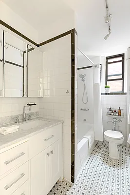 Sold by Compass | media 18