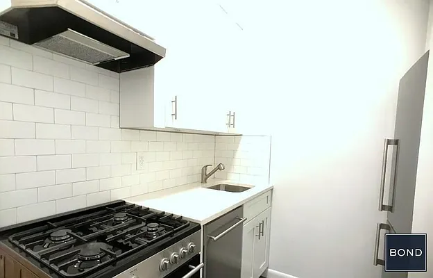 Rented by Bond New York | media 9