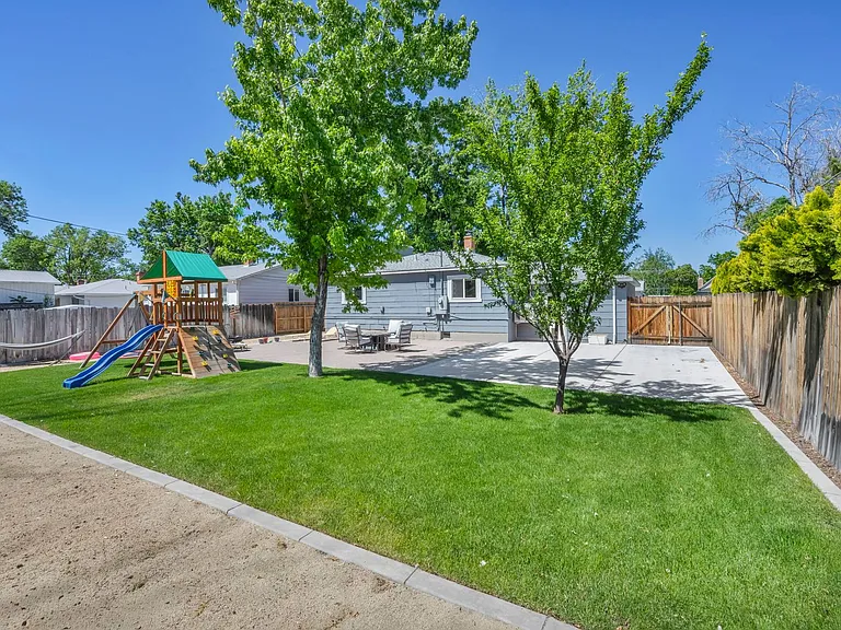 620 Belgrave Ave — Photo 46