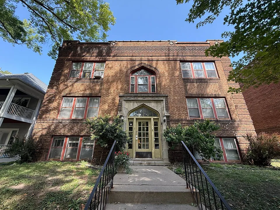 Building Photo 3