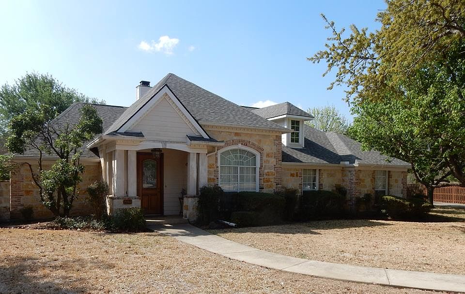 1st image of 2203 Hedgestone