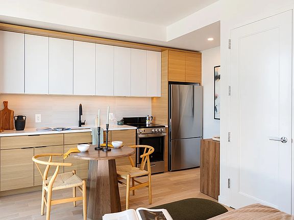 4th image of 325 Bond St #314