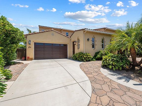 3rd image of 817 Dolphin Cir