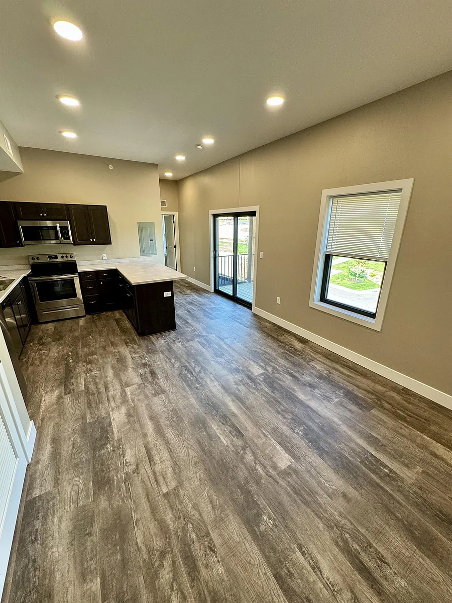 Building Photo - 8781 Lexington Ave #25