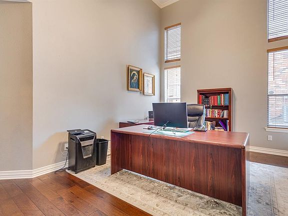 4th image of 4004 Kimbell Dr