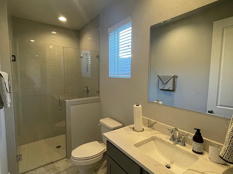 902 Martin St #A — Photo 16