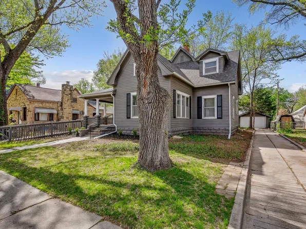 1005 E 12th Ave, Winfield, KS 67156