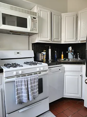 Rented by Frank Valvo Real Estate | media 23