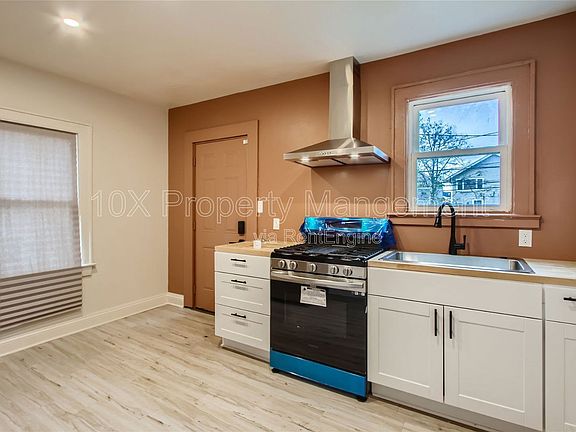 4th image of 1099 16th Ave
