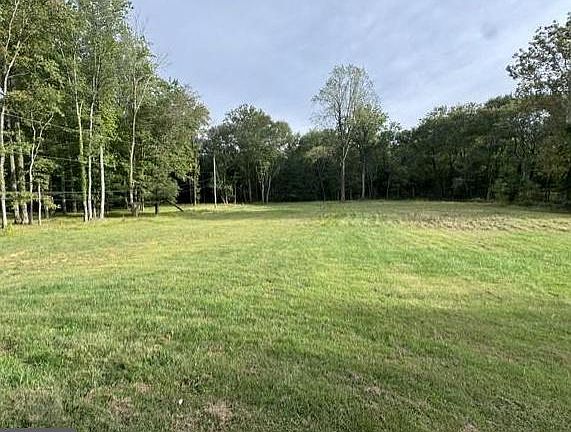 3rd image of 104 Lands End Rd