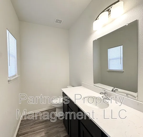 821 S Benchmark Ln #2 — Photo 6