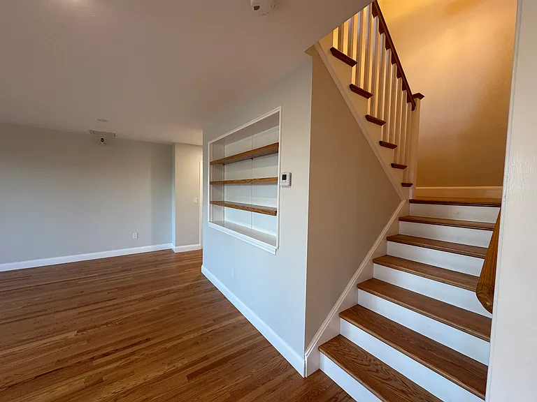 198 Thames St #6 — Photo 1