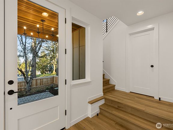4th image of 105 19th Avenue