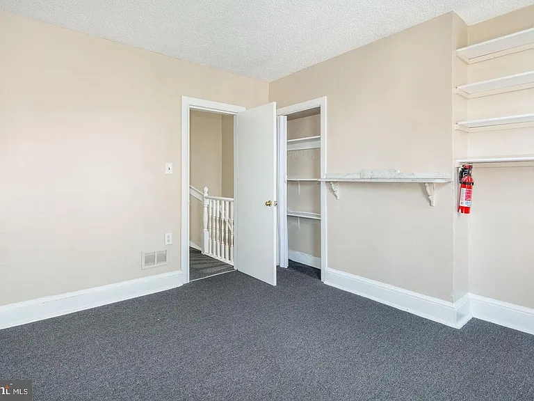 430 E Flora St — Photo 5