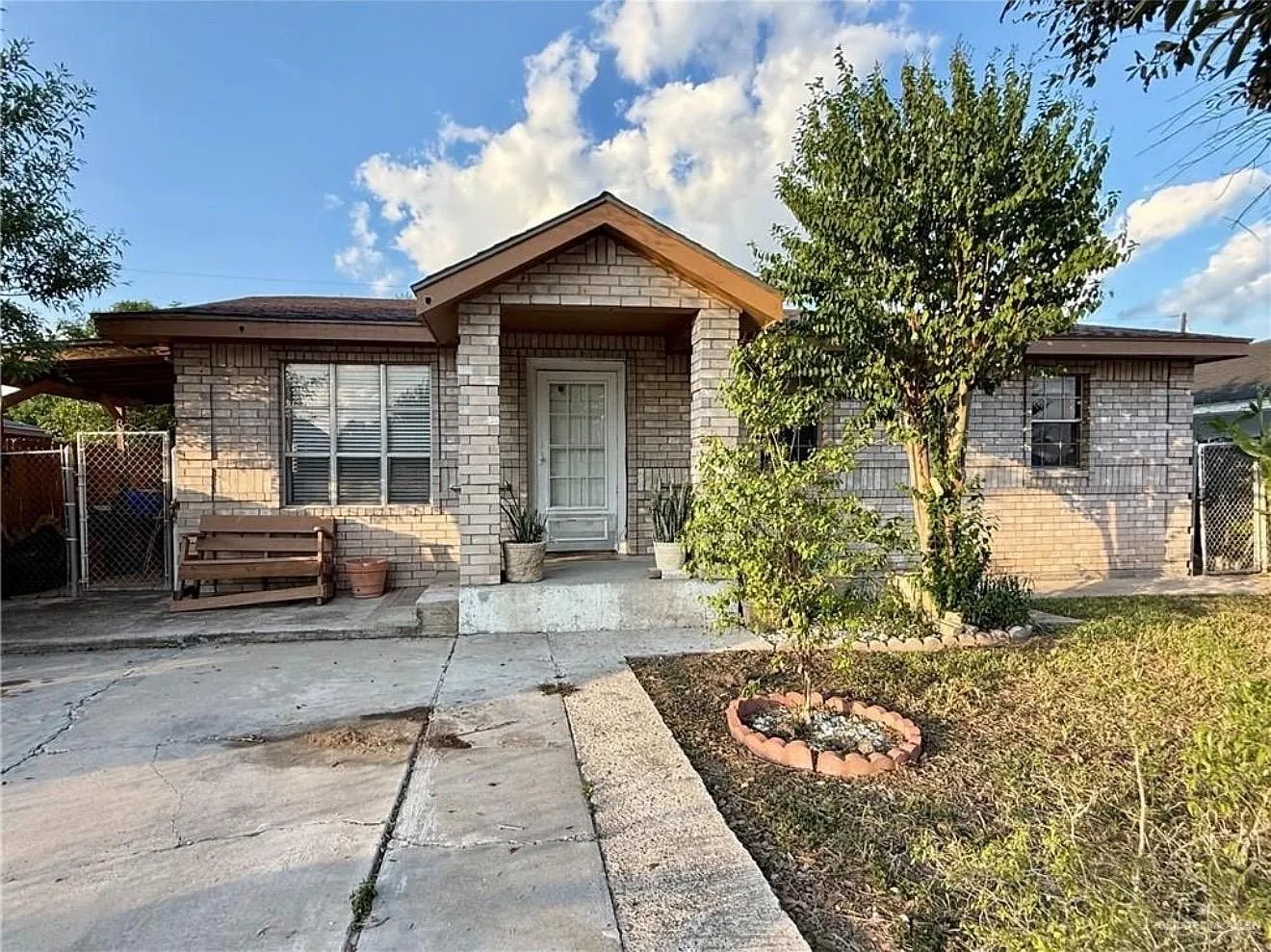 3008 Katrina Ave — Photo 1