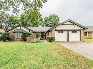 1010 Purdue Dr, Arlington, TX 76012