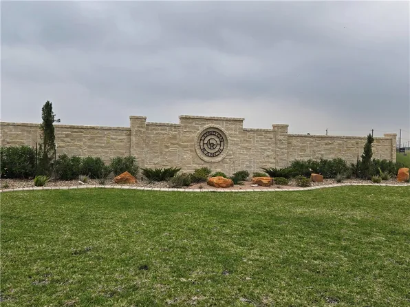1517 Dancing Elk Dr, Corpus Christi, TX 78415