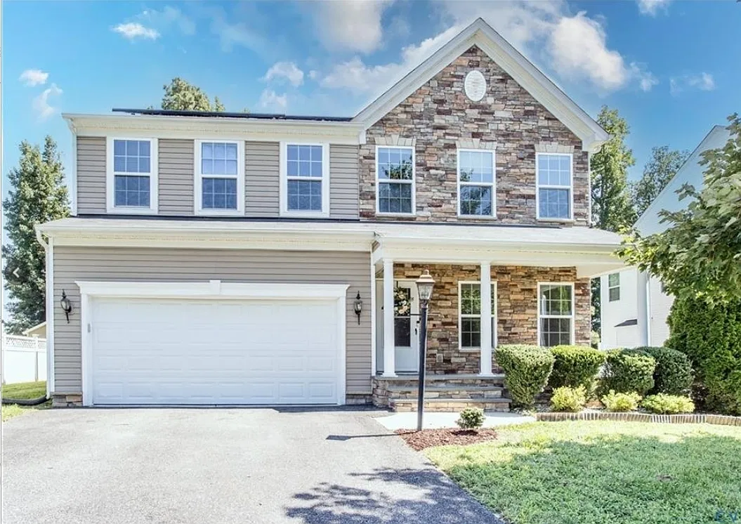 4 bed, 2384 sqft, $2,890 — Photo 1