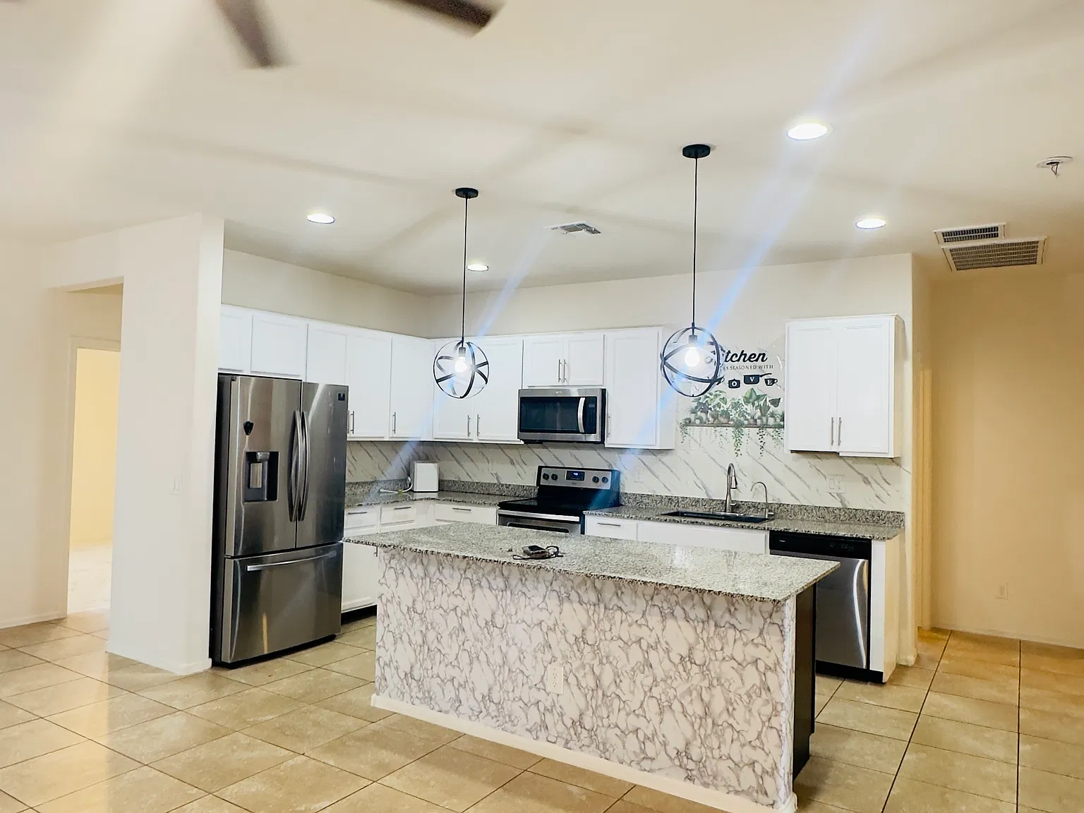3 bed, 1580 sqft, $2,095 — Photo 3