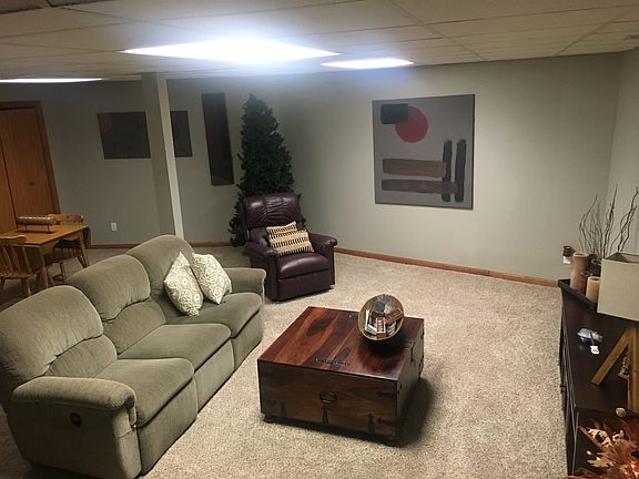 4th image of 1726 Safford Ave