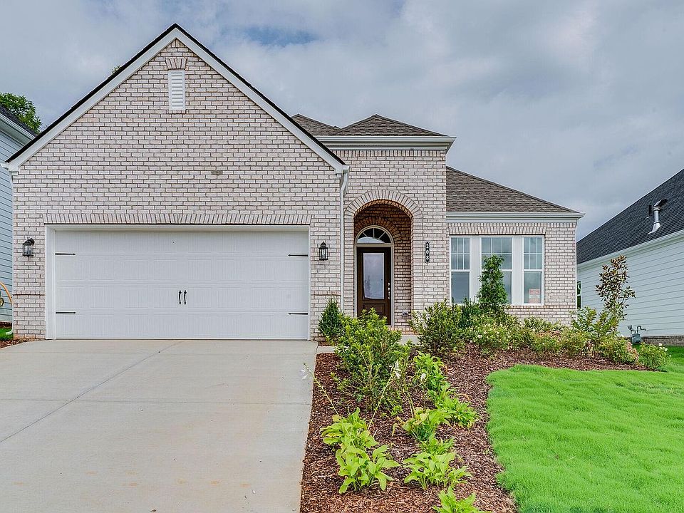 1st image of 208 Woodhall Ct