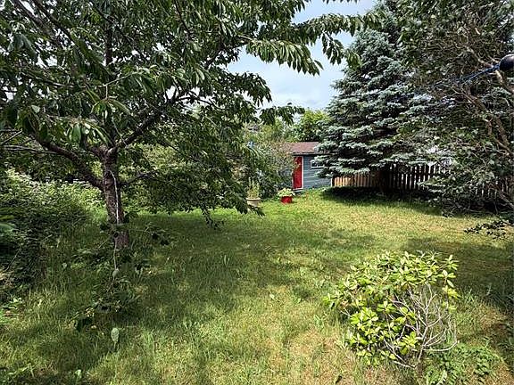 3rd image of 226 Mundy Pond Road