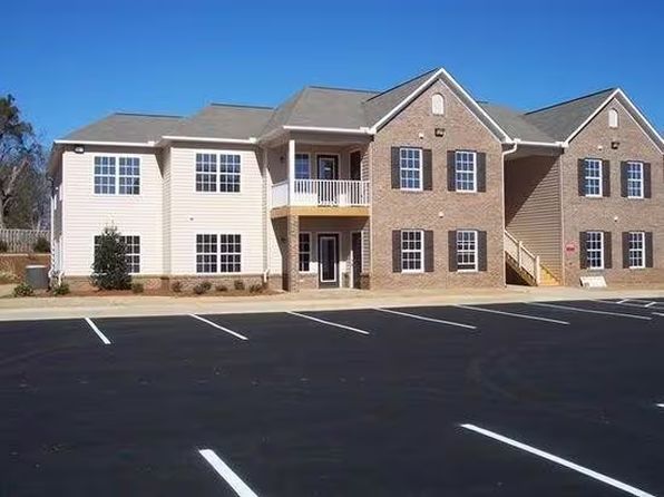 210 Outlook Dr
