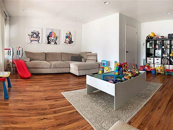 5th image of 10332 McDaniel Dr