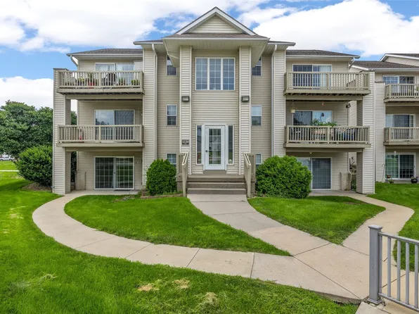 1220 44th St Unit A, Marion, IA 52302